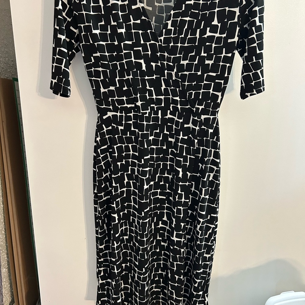 Merona Black and White Geometric Half Sleeve Dress‎